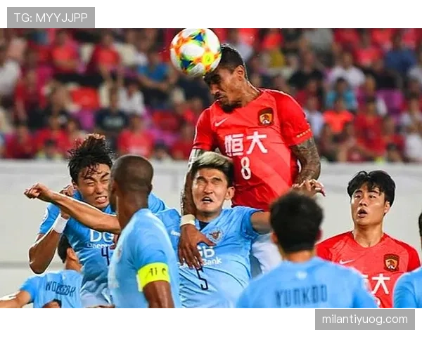 卡纳瓦罗回撤指挥防线，关键战压制对手边路进攻