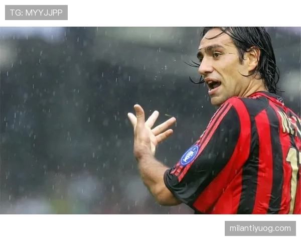 内斯塔与卡纳瓦罗防守站位出现分化趋势