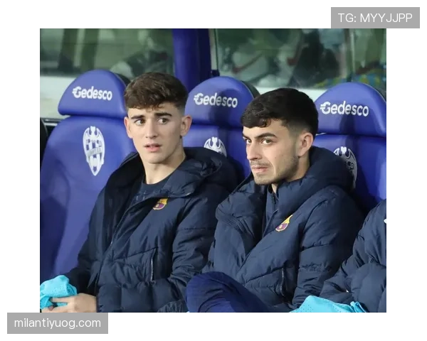 加维：对比佩德里——对抗型与控场型中场分野